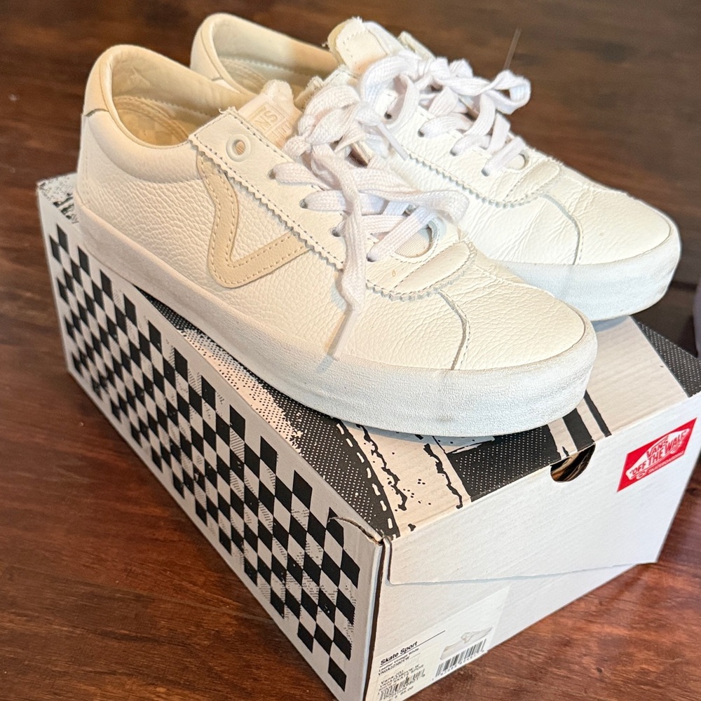 Vans low sport white with cream V